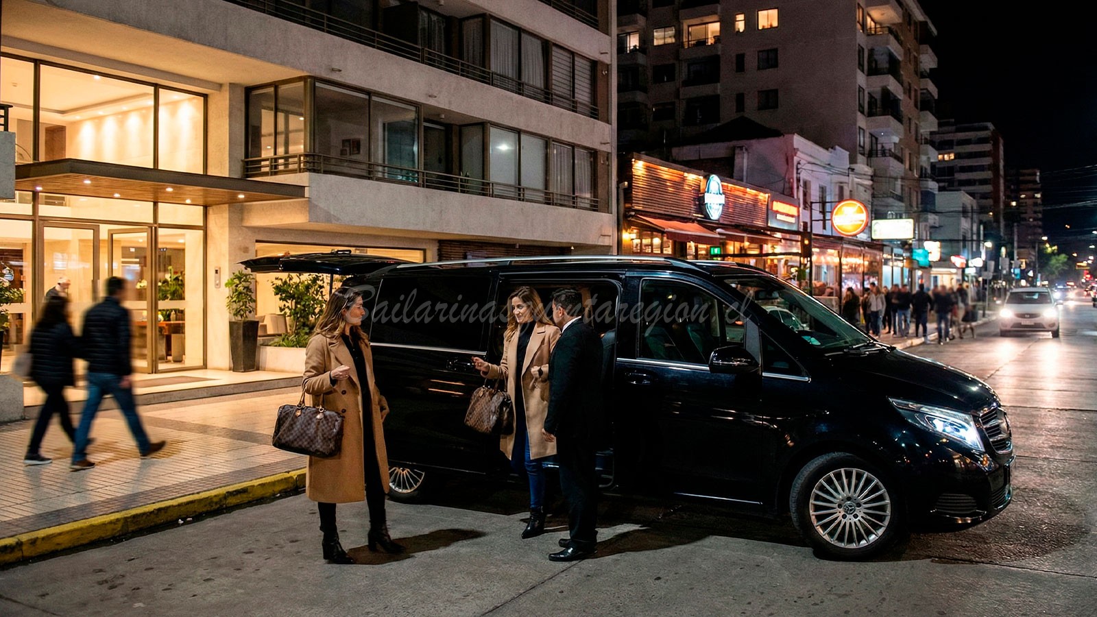 Servicio de transporte privado dejando a artistas en edificio de Calle San Martín, Viña del Mar.